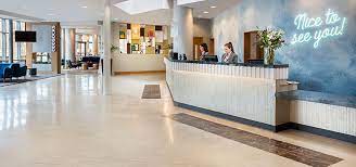 The 248 guest rooms at the jurys inn leeds are all furnished in a comfortable and contemporary way. Hotels In Liverpool City Centre Jurys Inn Stay Happy