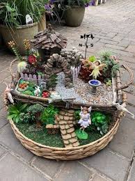 30 Perfect Fairy Garden Ideas To Inspire Your Mini Garden In 2020 Feengarten Marchen Garten Mini Garten