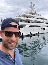 I had a lucky escape from the 'lounge lizard' romance fraudster