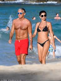 Indirizzo di contatto, numero di telefono, indirizzo internet, pagine di social network, fax, ecc. Roberto Mancini Steps Out With New Girlfriend In St Barths Daily Mail Online