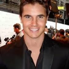 Robbie Amell News, Rumors and Information