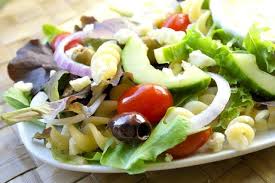 Kelay Models Aur Kheere Ka Salad Recipe In Urdu Step By Step Easy Urdu Instructions Greek Salad Recipes Greek Salad Easy Greek Salad Recipe