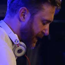 Siempre joven» por Jorge Luis Robaina y Waldo Mendoza