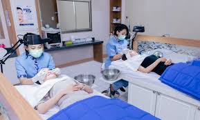 Klinik kecantikan erha lowongan kerja di surabaya terdekat medan cirebon semarang jakarta palembang alamat tangerang bandung bekasi buat kamu yang tinggal di surabaya, cobalah untuk mengunjungi klinik kecantikan erha clinic. 10 Klinik Kecantikan Terbaik Di Makassar Dokter Yang Bagus Arayu Athena Keisha Jejakpiknik Com
