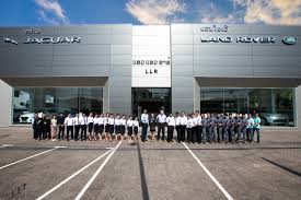 Lao Jaguar Land Rover Receives Apio Retailer Of The Year Award At Global Retailer Event In Portugal Rma Group