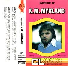 23.3.1948, fra harstad, kjent for sin dype røst og sine kompromissløse, livsfilosofiske tekster, ofte med selvbiografisk innhold. K M Myrland Naerbilde Av K M Myrland 1980 Cassette Discogs