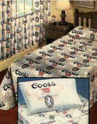 And nowadays, i feel like even the term quilt which historically is a very specific type of blanket, has a loose meaning… That 70 S Bedding Groovy Pillows Sheets From A Catalog Flashbak