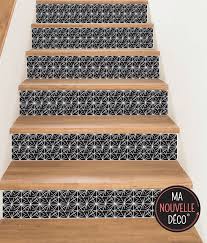 Elle peut se rapporter à : Contremarche Pvc Lino Adhesive D Escalier Leana Prete A Poser