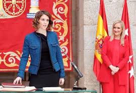 Isabel natividad díaz ayuso nació en madrid el 17 de octubre de 1978. Diaz Ayuso 10 Curriculums Diferentes Y Un Master Bajo Sospecha