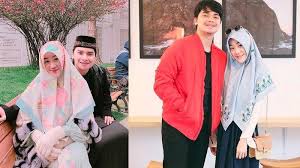Selain diminta untuk menjaga pesantren, alvin mengaku terus terngiang mengenai pesan moral yang selalu. Intip Rumah Anak Ustaz Arifin Ilham Alvin Kehidupan Istrinya Larissa Chou Yang Dulu Mewah Berubah Tribun Jatim