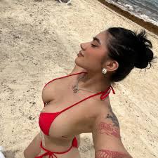 Meet Her Live and Chat Away Its Just a Click