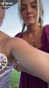 bella.ward (@bbella.ward)