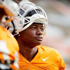 Warren Burrell Enters Transfer Portal, Leaves Tennessee Football