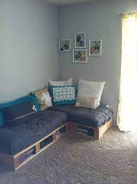 The secret to making a small living room look good is to take advantage of the living space you already have. Pin By Nguyá»n Háº£i Long On Ideas For Houses Diy Pallet Couch Pallet Furniture Pallet Furniture Bedroom