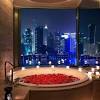 Ein romantikwochenende aus der verbindung von romantik und wellness bringt. 3
