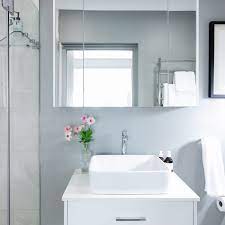 It looks gorgeous and elegant on walls and on the floor but can also be added as a decoration to the shower area, bathtub or sink. 23 Ideas For Beautiful Gray Bathrooms