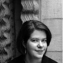 Jennifer Paynter's Instagram, Twitter & Facebook