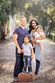 Nature S Reward Photography Blog Family Portrait Poses Family Photoshoot Poses Family Picture Poses