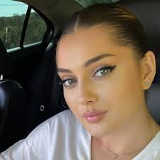 The Golden Globes fr said: Selena Gomez 🤩🤩🤩🤩🤩 Timothee Chalamet  🥰🥰🥰🥰🥰 Kylie Jenner 🙂