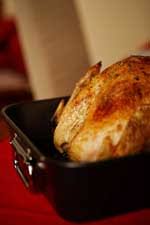 Descarga ahora la foto cocinar teniendo preparado pollo al horno. Pavo Horneado Tradicional Sin Relleno Tecnicas De Cocina Pavo Para Las Fiestas Extension De La Universidad De Illinois