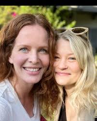 Nicole Muench's Instagram, Twitter & Facebook