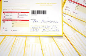 Sie können dafür eine herkömmliche personenwaage benutzen. Paketaufkleber Stock Foto Adobe Stock