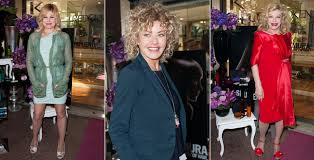 Jun 04, 2021 · manuela villa è ricordata anche per aver partecipato nel 1994 al festival di sanremo con il gruppo squadra italia, composto da jimmy fontana, rosanna fratello, mario merola, nilla pizzi, giuseppe cionfoli, gianni nazzaro, toni santagata, wess e lando fiorini. Gianni Nazzaro Nada Ovcina Notizie Foto E Video Gossip