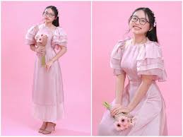 Phương mỹ chi được kỳ vọng sẽ là một tiểu danh ca thế hệ mới khi sở hữu giọng hát giàu cảm xúc. Loáº¡t Vay Ä'áº§m Theo PhÆ°Æ¡ng Má»¹ Chi Chao Tuá»•i 18 Thanh Nien Váº«n La Em Be Ngáº¡i Há»Ÿ Hang