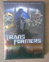 But when his mind is filled with cryptic symbols, the decepticons target him and he is dragged back into the transformers' war. Transformers 2 Disc Special Edition Micheal Bay Film Gebraucht Kaufen A000gis511zzp