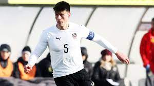 Do footballers really need bodies like that? Ofb Talent Flavius Daniliuc Verlasst Den Fc Bayern Fussball International Frankreich