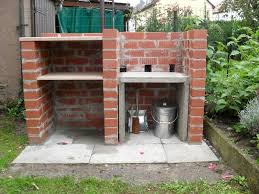 Steingrill Selber Bauen Anleitung In 5 Einfachen Schritten Grill Bauen Selber Gartengrill Mauern Aus Stein Gemauerter In 2020 Outdoor Decor Barbecue Party Fire Area