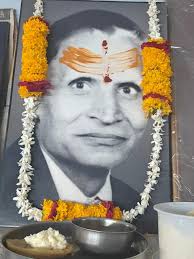 God knows how much i miss this man, you are a great father, grany father  and above a caring parent any can ever ask for. I miss you so much, Mr Hunt