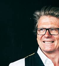 Aukinn áhugi Bandaríkjanna á landsvæðum Norðurslóða eins og Kanada og  Grænlandi, hefur breytt heimsmyndinni umtalsvert á skömmum tíma, ekki síst  hér á Norðurslóðum. Sú breytta sýn á stöðu svæðisins í alþjóðasamfélaginu  krefst