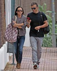 Este fue el sentido mensaje escrito en la red social de luis enrique se mantuvo en el cargo a distancia en los dos siguientes partidos, frente a islas feroe. Former Barcelona And Spain Manager Luis Enrique Announces Death Of 9 Year Old Daughter Xana Daily Mail Online