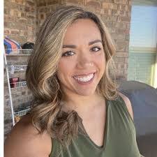 Danielle Meade's Instagram, Twitter & Facebook