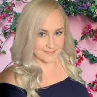 Alyse Hill's Instagram, Twitter & Facebook