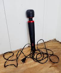 Review: Kink Power Wand 16-Function Silicone Body Massager by Doc Johnson -  Betty Butch