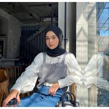 Salah satunya adalah model dress casual ala selebgram. Harga Selebgram Terbaik Agustus 2021 Shopee Indonesia