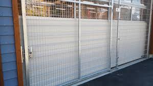 Ob für den manuellen betrieb mit wenigen öffnungszyklen am tag oder elektrisch betrieben für eine hohe zahl an öffnungszyklen. Zaunteam Automatische Und Elektrische Tore