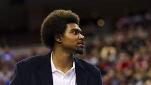 Andrew Bynum admits he injured knee while bowling