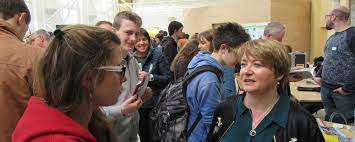 Salon fryzjerski — arlon, znaleziono: Arlon Meetings For Future Students