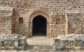 Here's Everything You Need To Know About Delhi's Chauburja Mosque Built In The 14th Century | WhatsHot Delhi Ncr