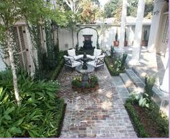 Cote De Texas He S An Attorney Small Courtyard Gardens Outdoor Rooms Courtyard Garden