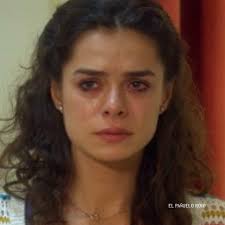 Gran estreno! Del 1 al 10 cómo te pareció el primer capítulo de El pañuelo  rojo? 📺😍👇