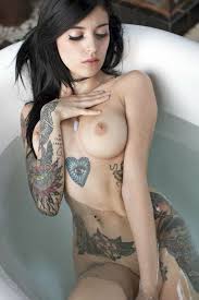 A photo posted by rebeccaksioux (@rebeccaksioux) on jul 10, 2014 at 4:04pm pdt this sweet and simple behind the ear tattoo looks. Thick White Tattooed Girl Bbc