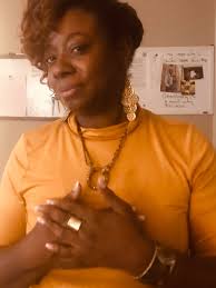 HELLO EVERYONE! I'm Michelle Townsend. Most of you know me from 🦷 Dr.  Ciccarelli's office, sitting behind the desk when you came into the office.  I made so many friends in the