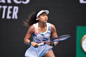 Polka dobrze serwowała, wystrzegała się błędów, a momentami potrafiła zepchnąć faworyzowaną rywalkę do defensywy. Naomi Osaka A Apprecie La Victoire De Son Amie Iga Swiatek A Roland Garros L Equipe