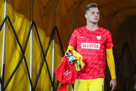 13 meczów i 18 bramek z augsburgiem. Rafal Gikiewicz Zostal Zmieszany Z Blotem Gdy Bronil Strzaly Roberta Lewandowskiego Teraz Bramkarz Augsburga Odpowiedzial Hejterom Super Express