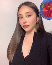 Anel Reyes's Instagram, Twitter & Facebook