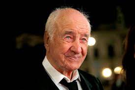 Als einziger deutscher filmschauspieler erhielt er in beiden deutschen staaten und auch in hollywoods filmindustrie größte anerkennung. Armin Mueller Stahl Kurz Vor Seinem 90 Geburtstag Muss Er Ins Krankenhaus Gala De